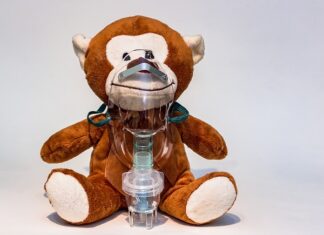 Jak ustawić maskę w aucie?